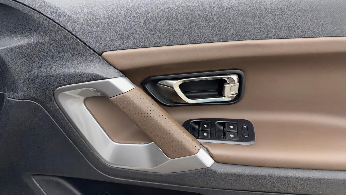 2022 Tata Harrier XZA PLUS 2.0L, Diesel, Automatic, 75,000 km, Driver Side Door Panels Control