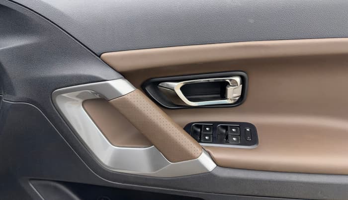 2022 Tata Harrier XZA PLUS 2.0L, Diesel, Automatic, 73,746 km, Driver Side Door Panels Control
