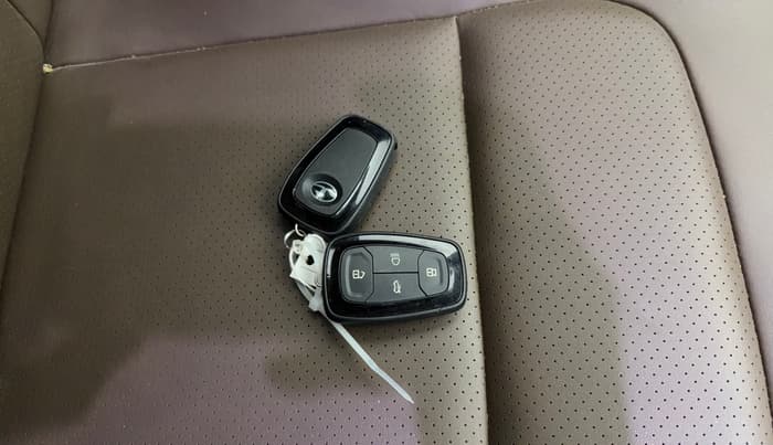 2022 Tata Harrier XZA PLUS 2.0L, Diesel, Automatic, 73,746 km, Key Close Up