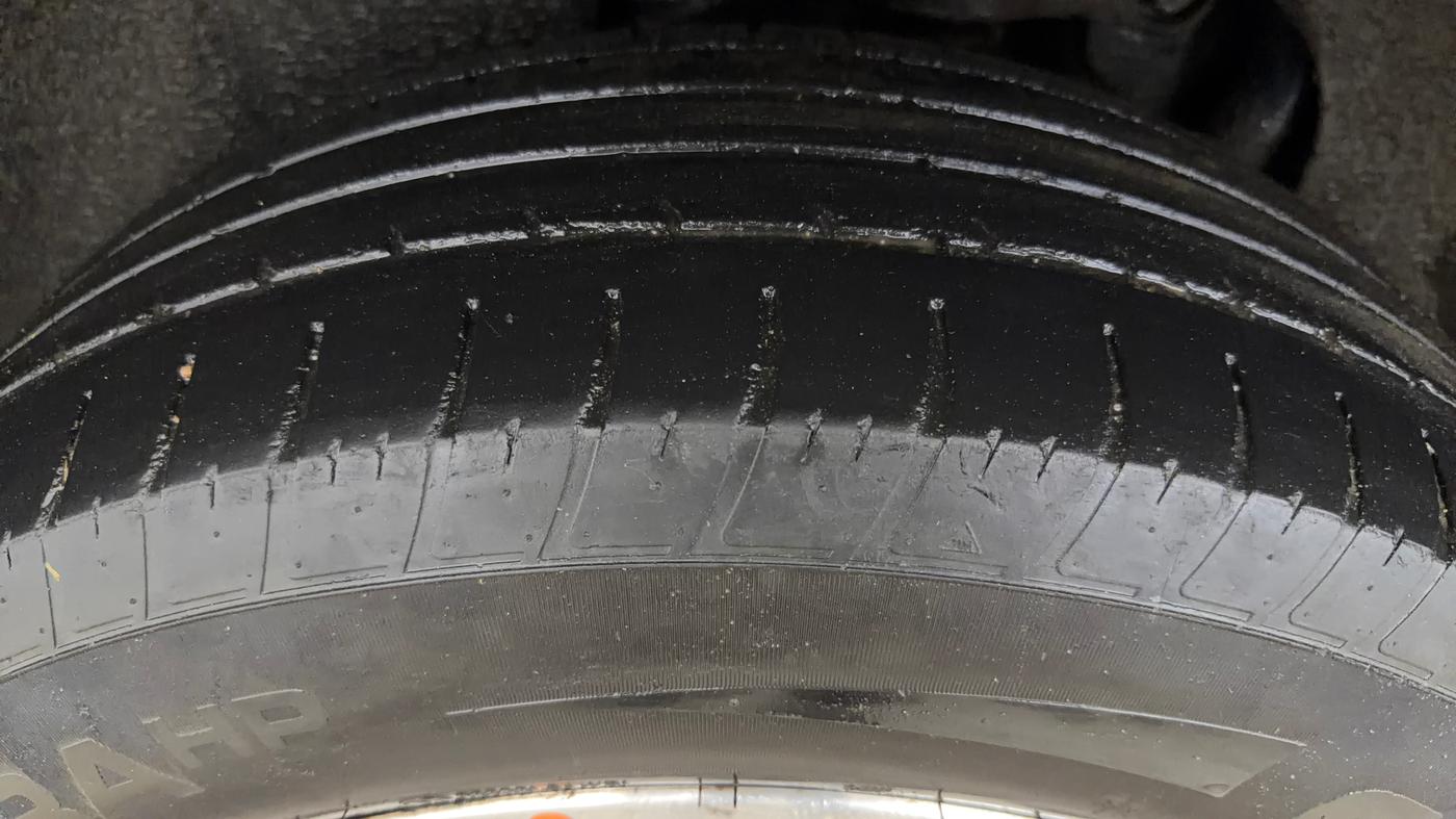 2022 Tata Harrier XZA PLUS 2.0L, Diesel, Automatic, 75,000 km, Right Rear Tyre Tread