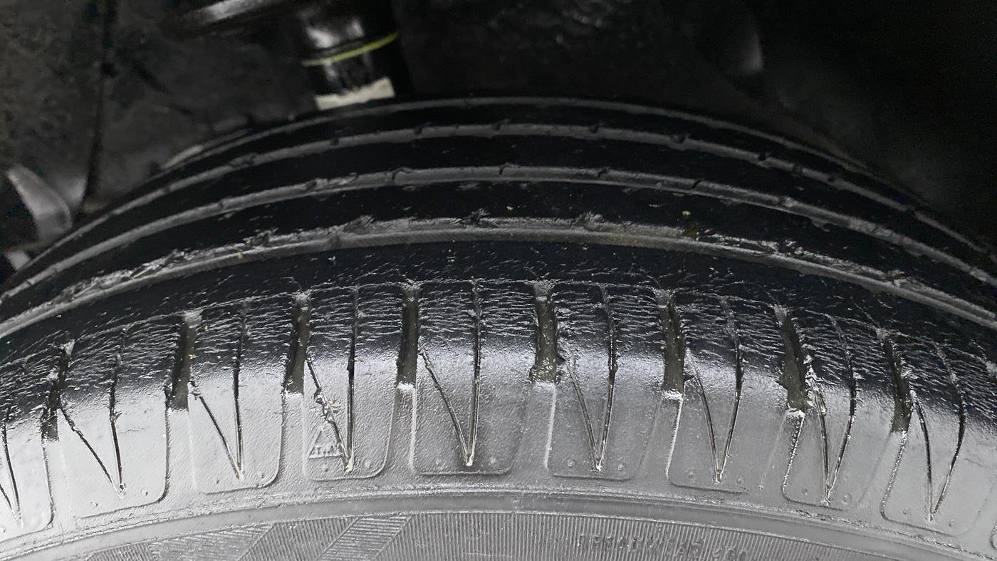 2018 Maruti Vitara Brezza ZDI PLUS, Diesel, Manual, 57,593 km, Left Front Tyre Tread