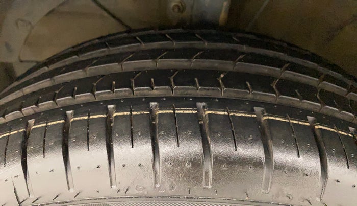 2017 Maruti Baleno ALPHA PETROL 1.2, Petrol, Manual, 53,948 km, Left Front Tyre Tread