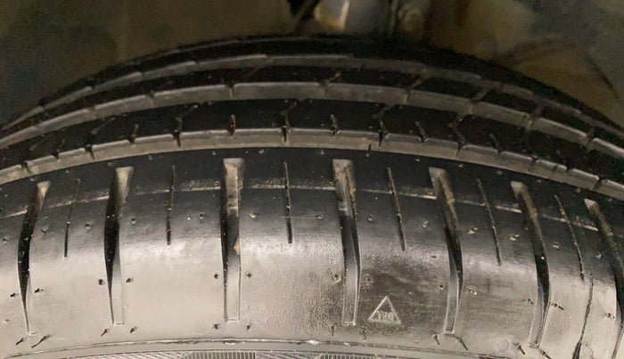 2017 Maruti Baleno ALPHA PETROL 1.2, Petrol, Manual, 53,948 km, Right Front Tyre Tread