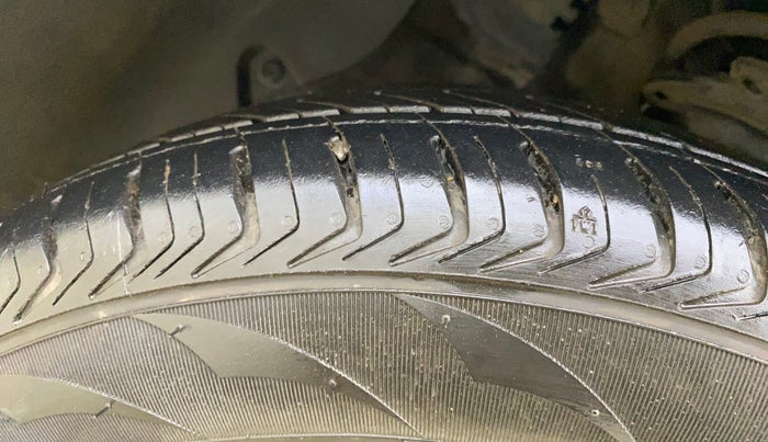 2013 Hyundai Grand i10 MAGNA 1.2 KAPPA VTVT, Petrol, Manual, 87,563 km, Left Front Tyre Tread