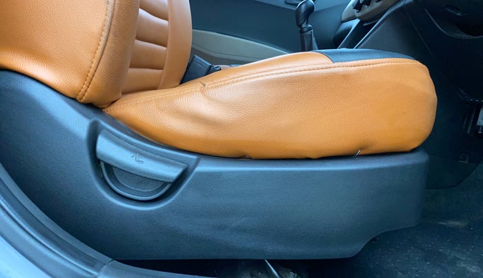 2013 Hyundai Grand i10 MAGNA 1.2 KAPPA VTVT, Petrol, Manual, 87,563 km, Driver Side Adjustment Panel