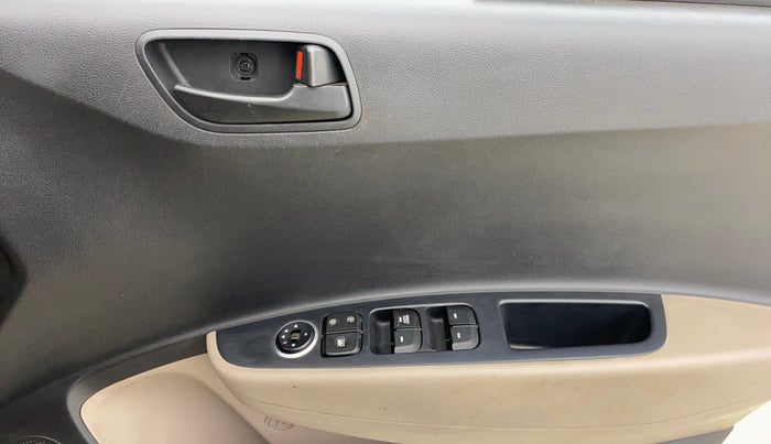 2013 Hyundai Grand i10 MAGNA 1.2 KAPPA VTVT, Petrol, Manual, 87,563 km, Driver Side Door Panels Control