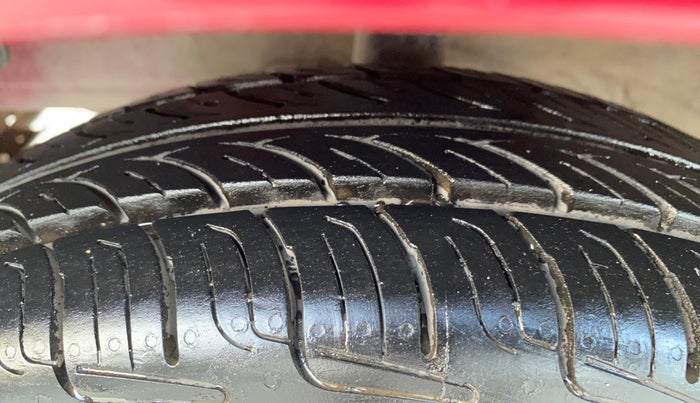 2015 Hyundai Eon ERA +, Petrol, Manual, 42,818 km, Left Front Tyre Tread