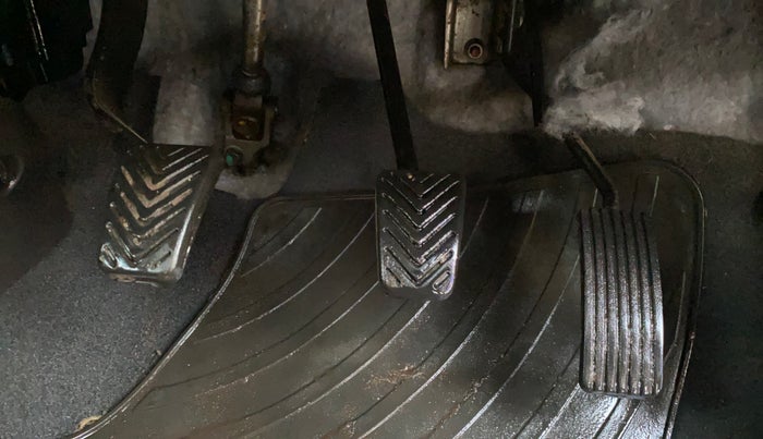 2015 Hyundai Eon ERA +, Petrol, Manual, 42,818 km, Pedals