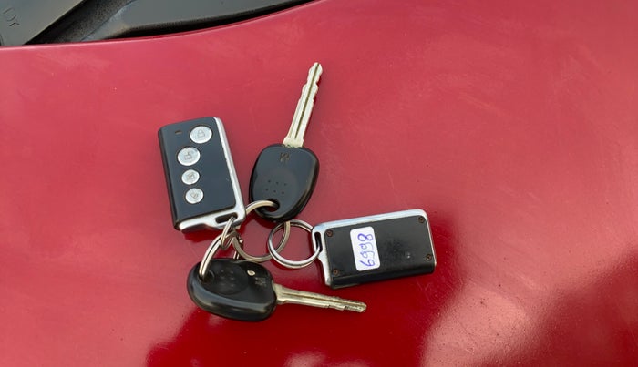 2015 Hyundai Eon ERA +, Petrol, Manual, 42,818 km, Key Close Up