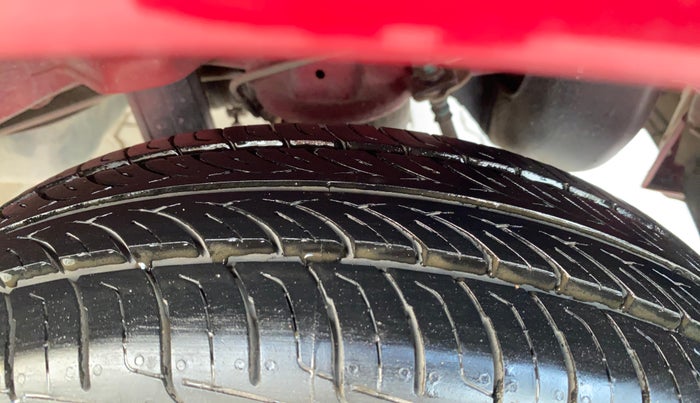 2015 Hyundai Eon ERA +, Petrol, Manual, 42,818 km, Left Rear Tyre Tread