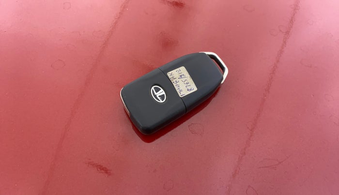 2017 Tata Tiago XZ PETROL, Petrol, Manual, 91,249 km, Key Close Up