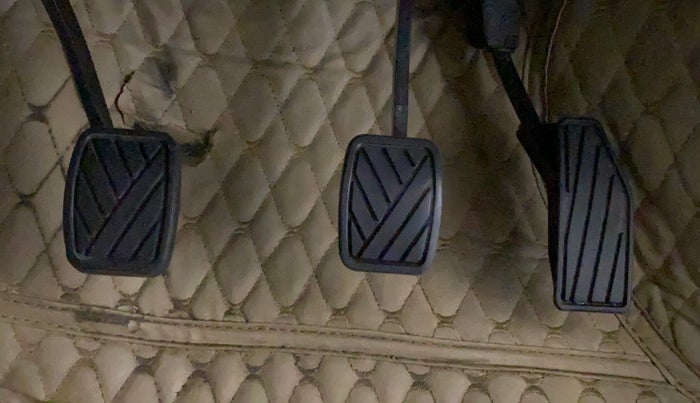 2019 Maruti Ertiga ZXI+ SHVS, Petrol, Manual, 40,869 km, Pedals