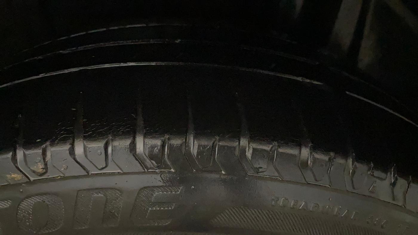 2019 Maruti Ertiga ZXI+ SHVS, Petrol, Manual, 40,869 km, Left Rear Tyre Tread