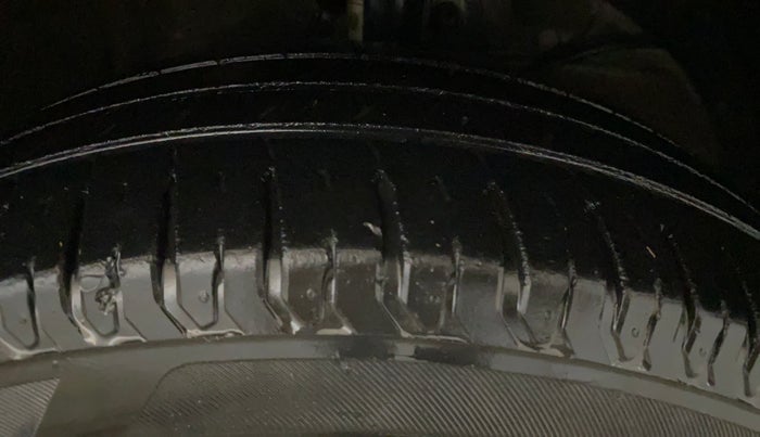 2019 Maruti Ertiga ZXI+ SHVS, Petrol, Manual, 40,869 km, Right Front Tyre Tread