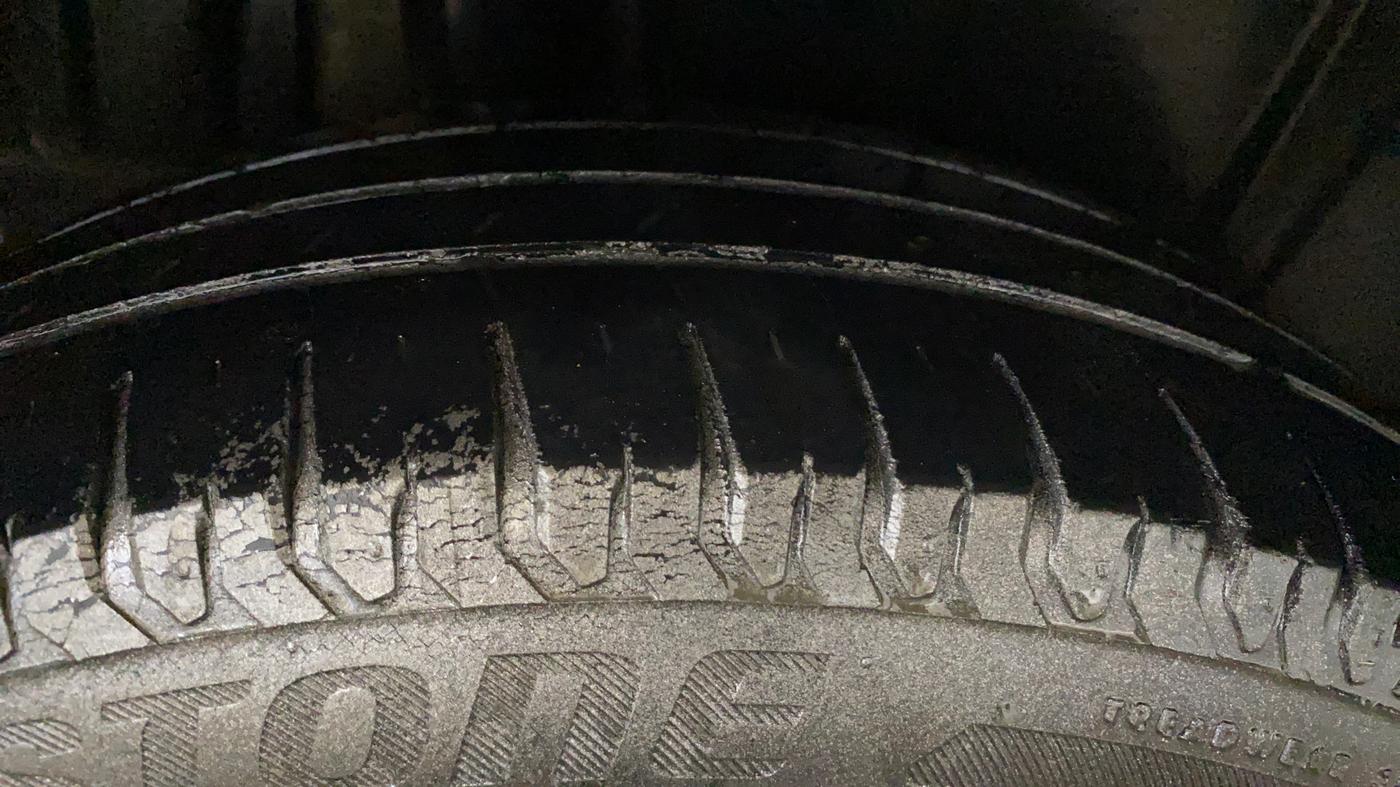 2019 Maruti Ertiga ZXI+ SHVS, Petrol, Manual, 40,869 km, Right Rear Tyre Tread