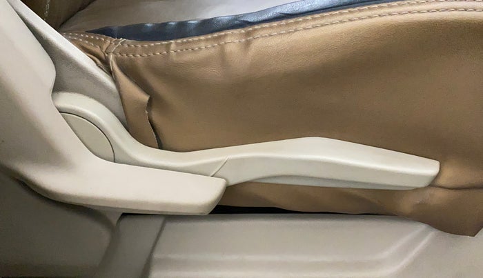 2019 Maruti Ertiga ZXI+ SHVS, Petrol, Manual, 40,869 km, Driver Side Adjustment Panel