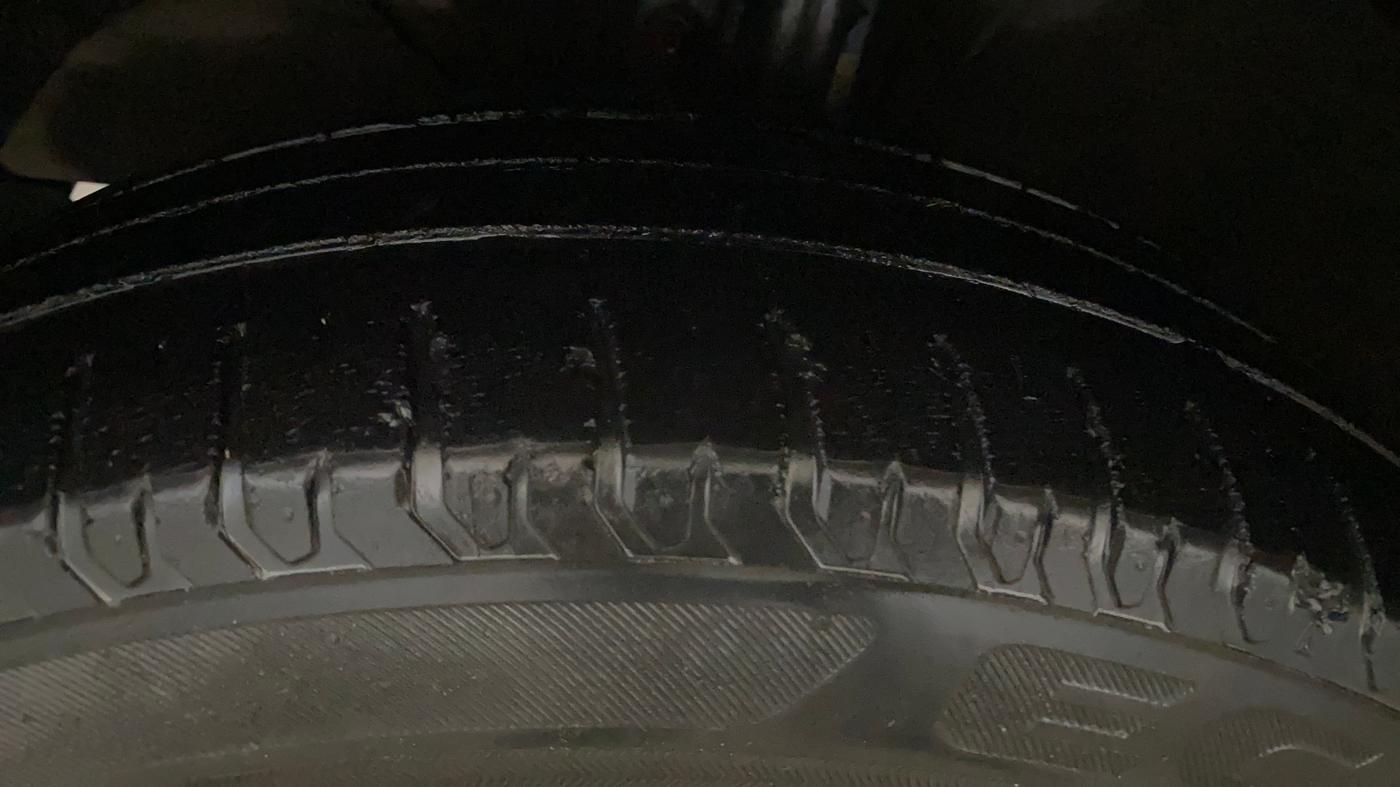 2019 Maruti Ertiga ZXI+ SHVS, Petrol, Manual, 40,869 km, Left Front Tyre Tread