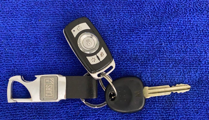 2013 Hyundai i10 MAGNA 1.1, Petrol, Manual, 33,115 km, Key Close Up