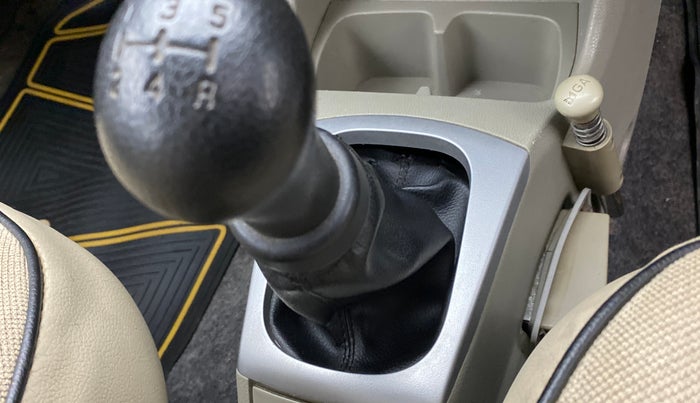 2016 Maruti Alto K10 VXI (O), Petrol, Manual, 41,481 km, Gear lever - Boot Cover minor damage
