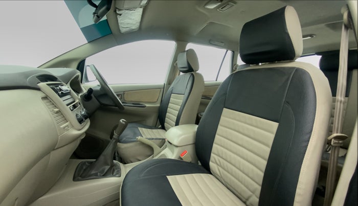 2012 Toyota Innova 2.5 GX 8 STR BS IV, Diesel, Manual, 2,02,398 km, Right Side Front Door Cabin