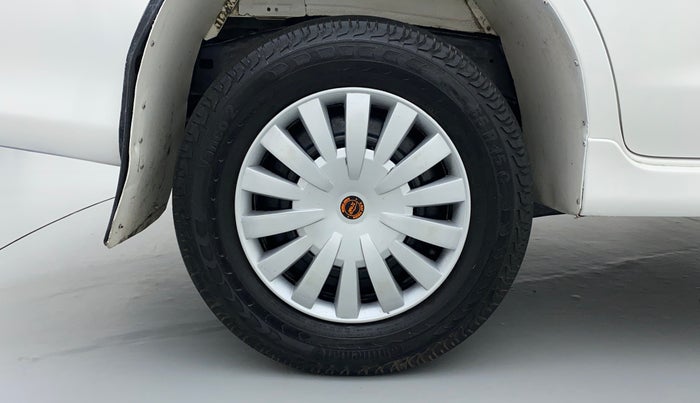 2012 Toyota Innova 2.5 GX 8 STR BS IV, Diesel, Manual, 2,02,398 km, Right Rear Wheel