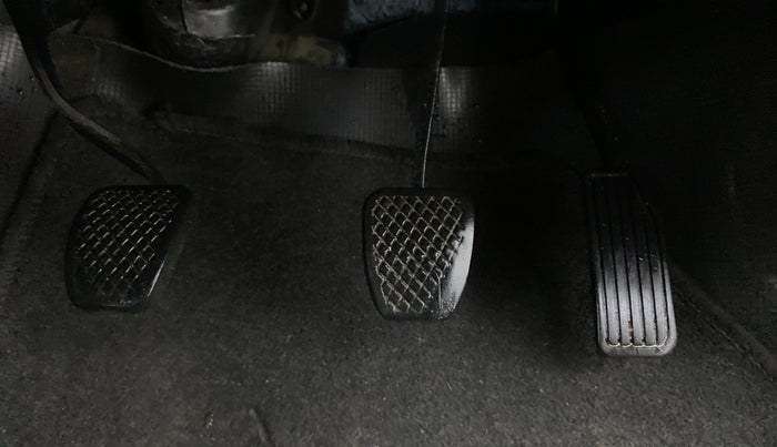 2017 Honda BR-V 1.5L I- DTEC S, Diesel, Manual, 1,18,052 km, Pedals