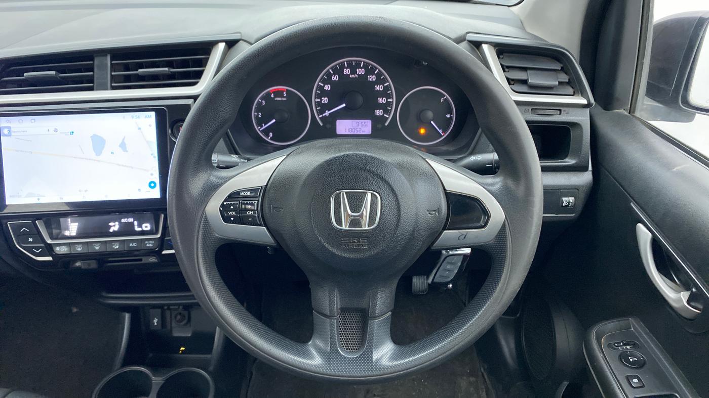 2017 Honda BR-V 1.5L I- DTEC S, Diesel, Manual, 1,18,052 km, Steering Wheel Close Up