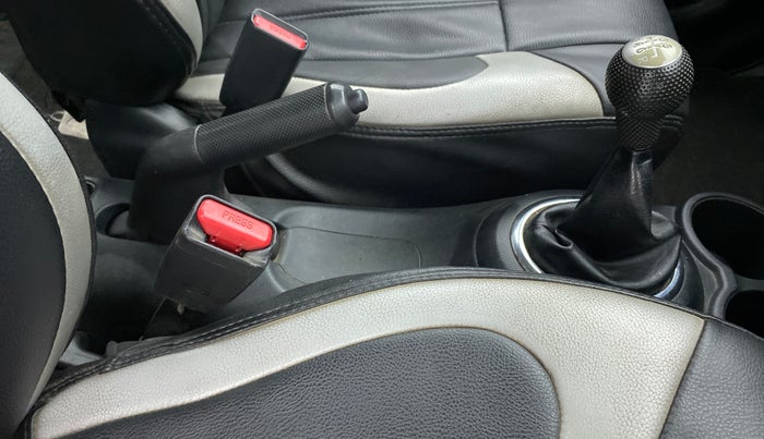 2017 Honda BR-V 1.5L I- DTEC S, Diesel, Manual, 1,18,052 km, Gear Lever