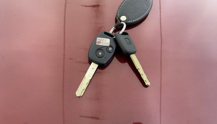 2015 Honda Amaze 1.2L I-VTEC S, Petrol, Manual, 1,23,085 km, Key Close Up