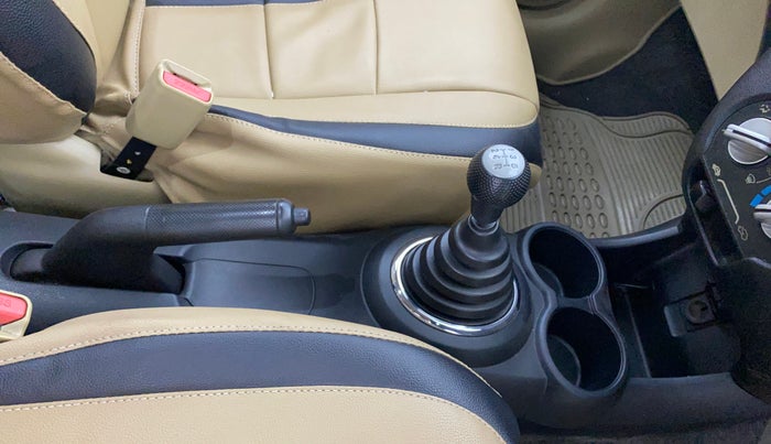 2015 Honda Amaze 1.2L I-VTEC S, Petrol, Manual, 1,23,085 km, Gear Lever