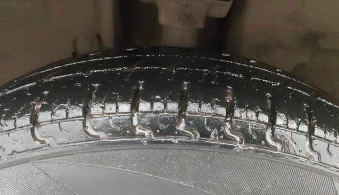 2016 Renault Kwid RXT 0.8, Petrol, Manual, 75,699 km, Left Front Tyre Tread