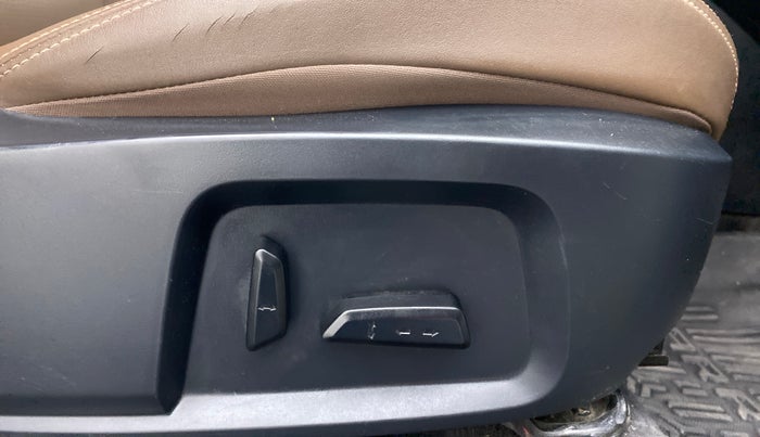 2021 Tata Harrier XZA PLUS 2.0L, Diesel, Automatic, 97,552 km, Driver Side Adjustment Panel