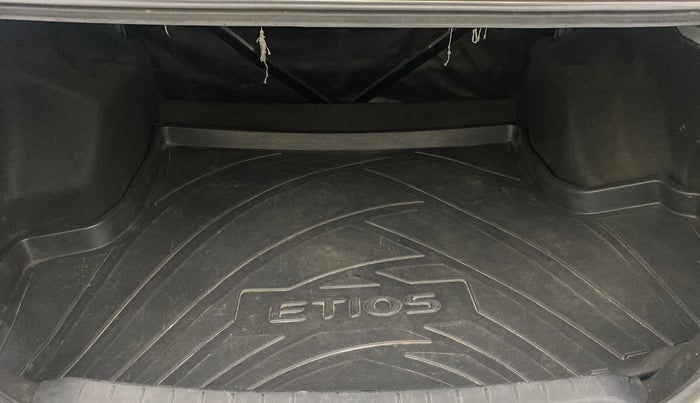 2013 Toyota Etios G, Petrol, Manual, 90,986 km, Boot Inside