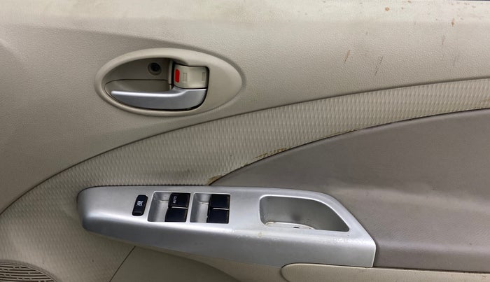 2013 Toyota Etios G, Petrol, Manual, 90,986 km, Driver Side Door Panels Control