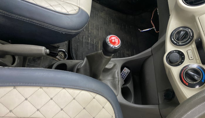 2013 Toyota Etios G, Petrol, Manual, 90,986 km, Gear Lever