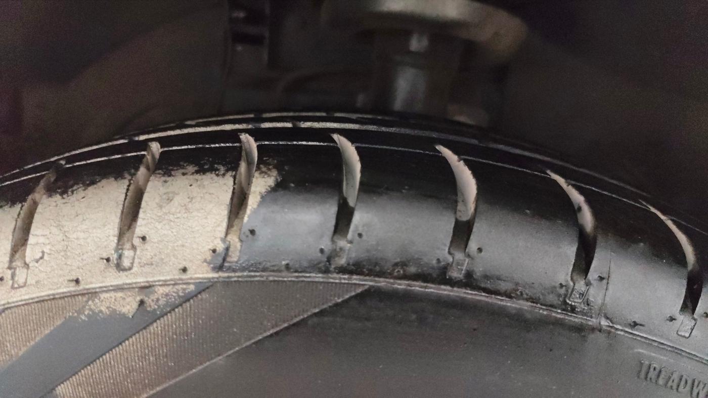 2013 Ford Fiesta TITANIUM PETROL, Petrol, Manual, 69,765 km, Left Front Tyre Tread