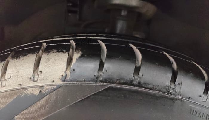 2013 Ford Fiesta TITANIUM PETROL, Petrol, Manual, 69,765 km, Left Front Tyre Tread