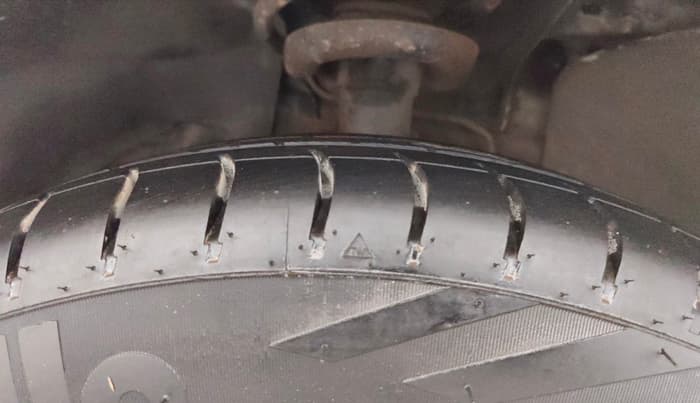 2013 Ford Fiesta TITANIUM PETROL, Petrol, Manual, 69,765 km, Right Front Tyre Tread