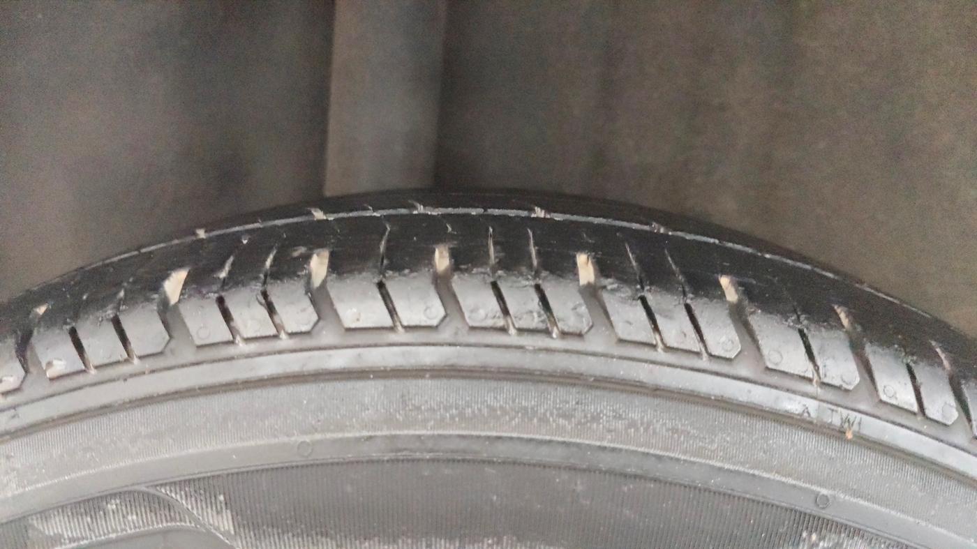 2013 Ford Fiesta TITANIUM PETROL, Petrol, Manual, 69,765 km, Right Rear Tyre Tread