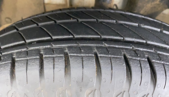 2021 Renault Kwid 1.0 CLIMBER OPT AMT, Petrol, Automatic, 5,534 km, Left Front Tyre Tread