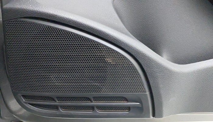 2014 Volkswagen Polo HIGHLINE1.2L, Petrol, Manual, 1,22,614 km, Speaker