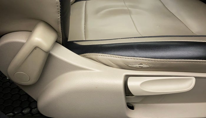 2014 Volkswagen Polo HIGHLINE1.2L, Petrol, Manual, 1,22,614 km, Driver Side Adjustment Panel