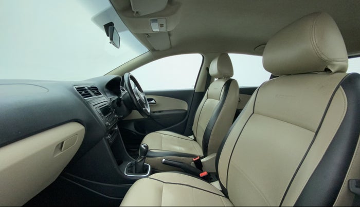 2014 Volkswagen Polo HIGHLINE1.2L, Petrol, Manual, 1,22,614 km, Right Side Front Door Cabin