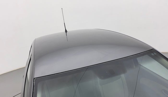 2014 Volkswagen Polo HIGHLINE1.2L, Petrol, Manual, 1,22,614 km, Roof