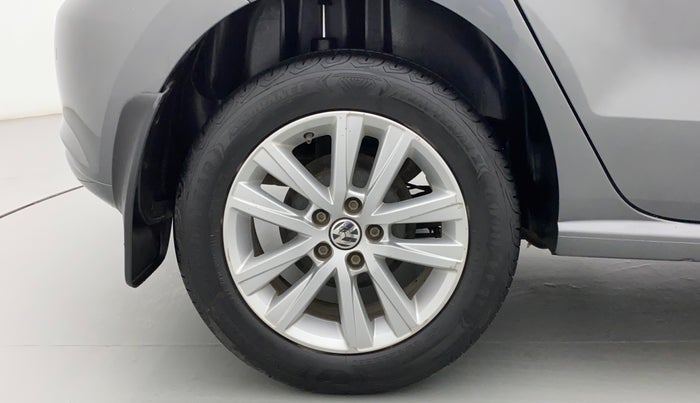 2014 Volkswagen Polo HIGHLINE1.2L, Petrol, Manual, 1,22,614 km, Right Rear Wheel
