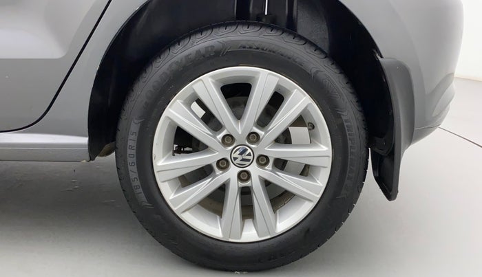 2014 Volkswagen Polo HIGHLINE1.2L, Petrol, Manual, 1,22,614 km, Left Rear Wheel