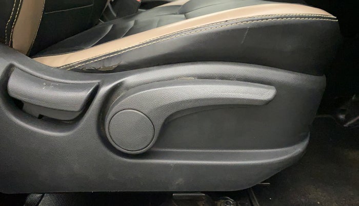 2017 Hyundai Creta SX PLUS AT 1.6 PETROL, Petrol, Automatic, 59,609 km, Driver Side Adjustment Panel