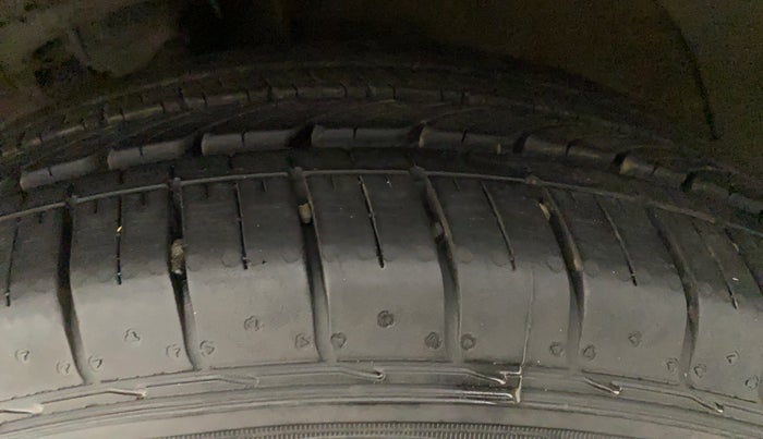 2017 Hyundai Creta SX PLUS AT 1.6 PETROL, Petrol, Automatic, 59,609 km, Right Front Tyre Tread