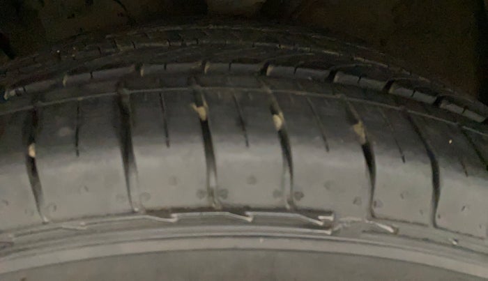 2017 Hyundai Creta SX PLUS AT 1.6 PETROL, Petrol, Automatic, 59,609 km, Left Front Tyre Tread