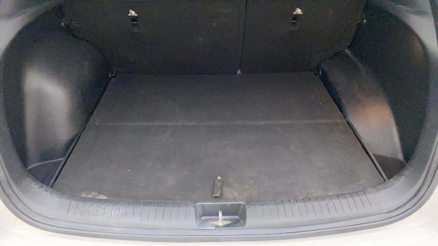 2016 Hyundai Creta SX PLUS AT 1.6 PETROL, Petrol, Automatic, 78,838 km, Boot Inside